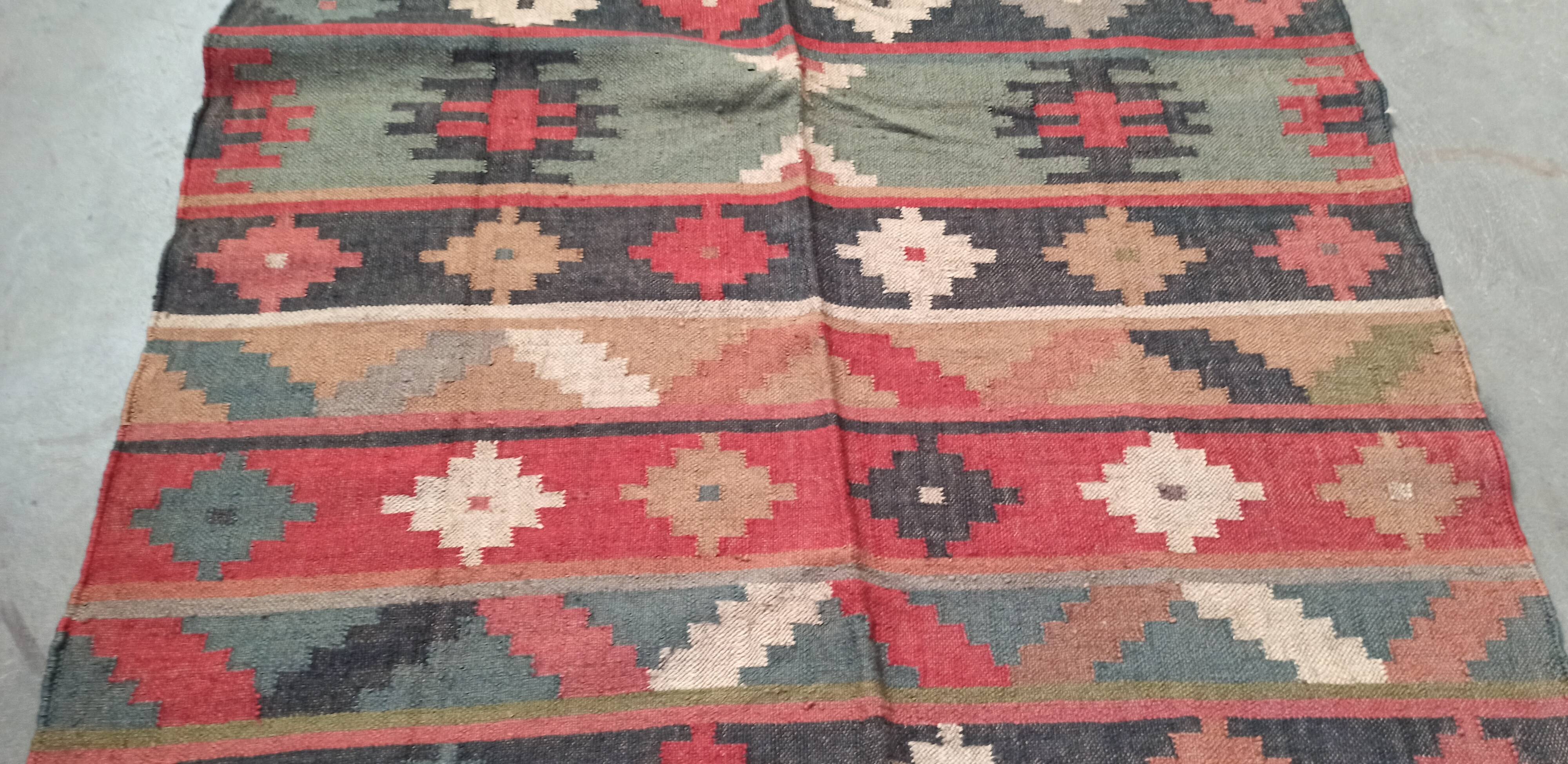 Kilim rug in jute and cotton. 150cm x 255cm