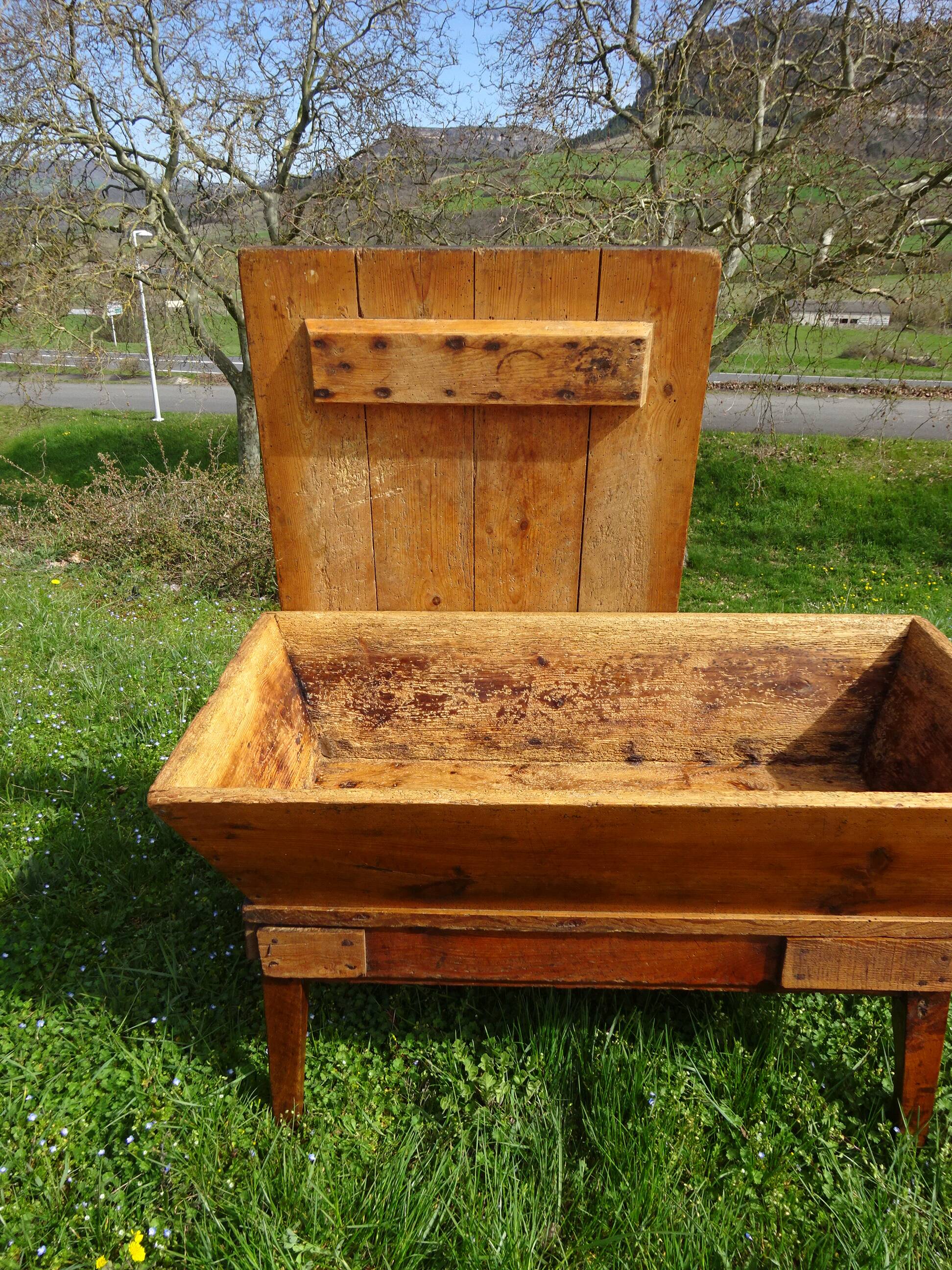 Rustic kneading trough in solid oak, removable lid and base.