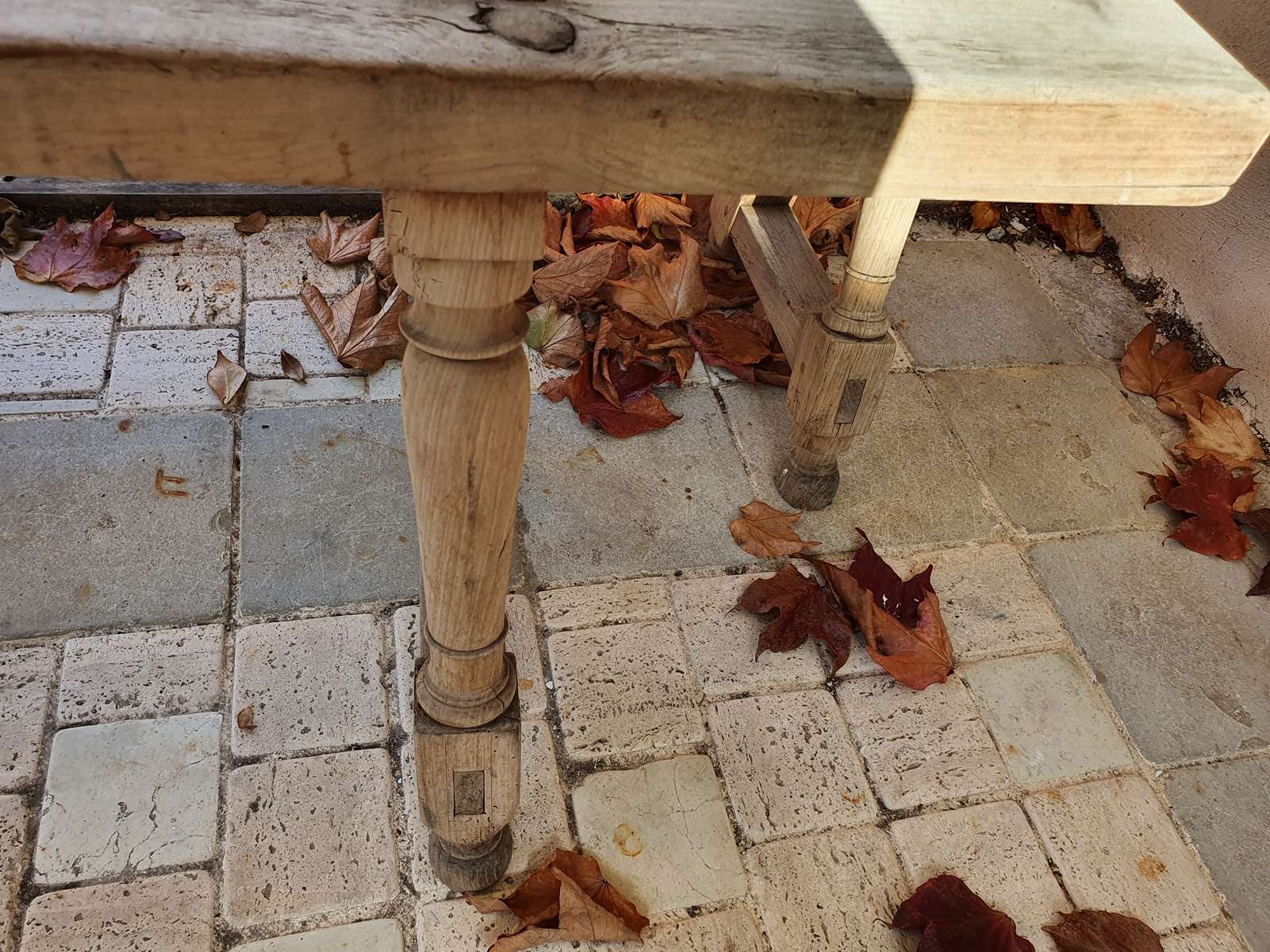 Pair of old decapes benches