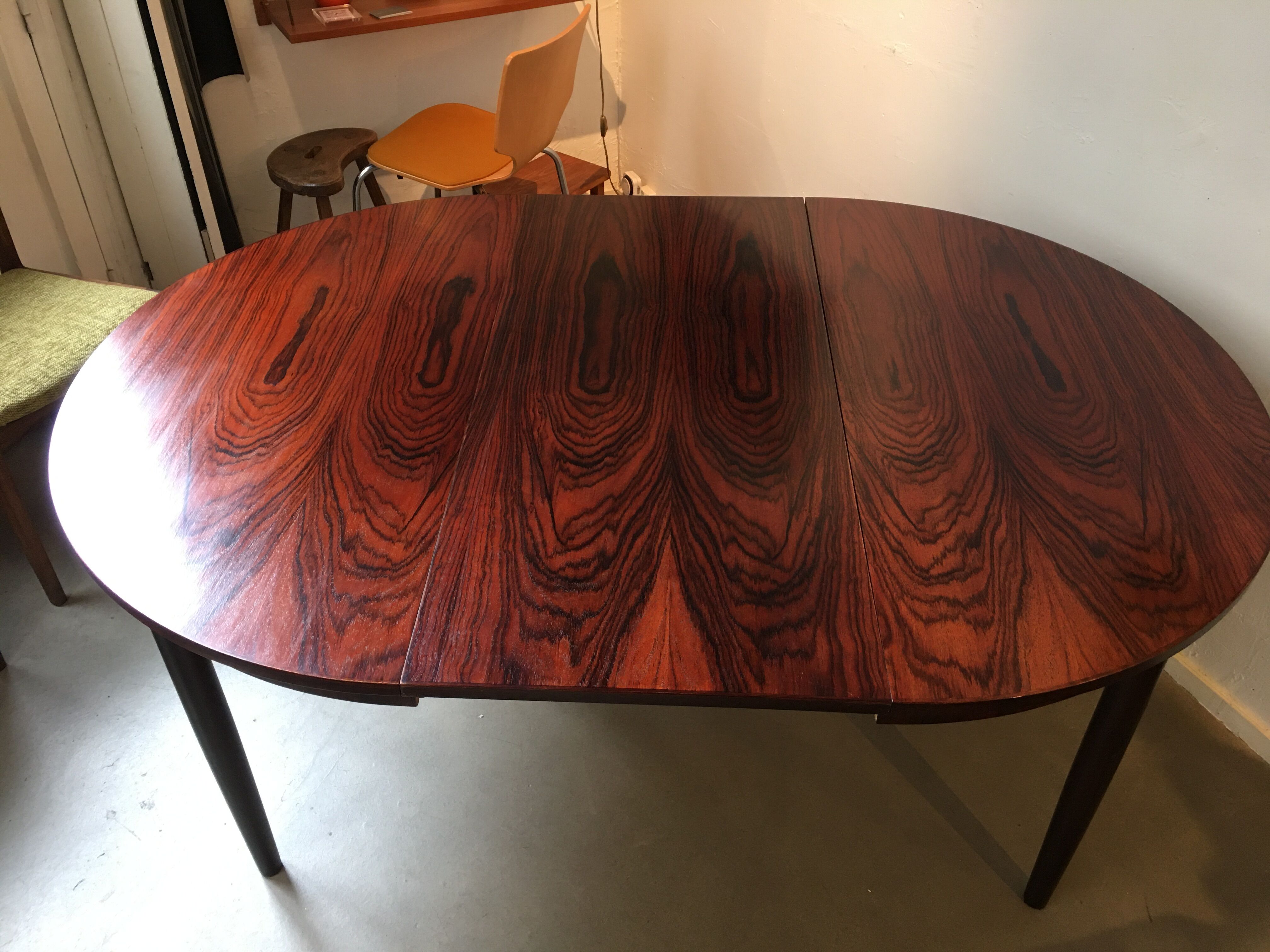 Dining room table, Danish rosewood , 60