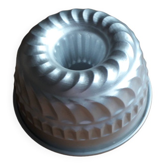 Cake mold