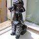 Grande sculpture de caniche noir kitsch vintage