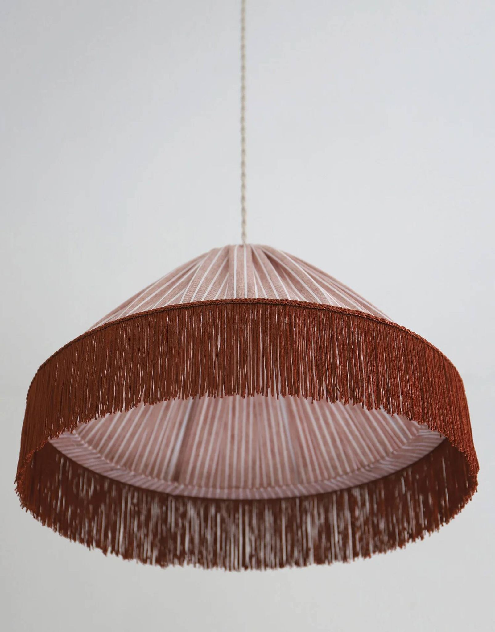 Suspension bella — rayures terra, franges bohème