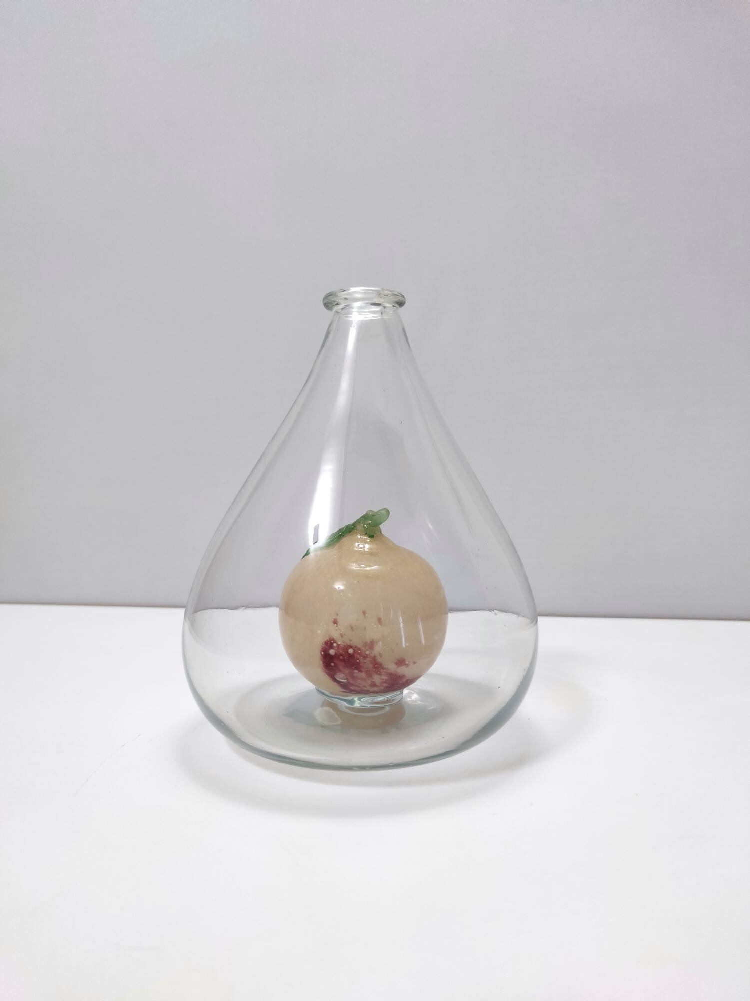 Vase en verre de Murano avec fruits en verre Pulegoso attribuable à Napoleone Martinu