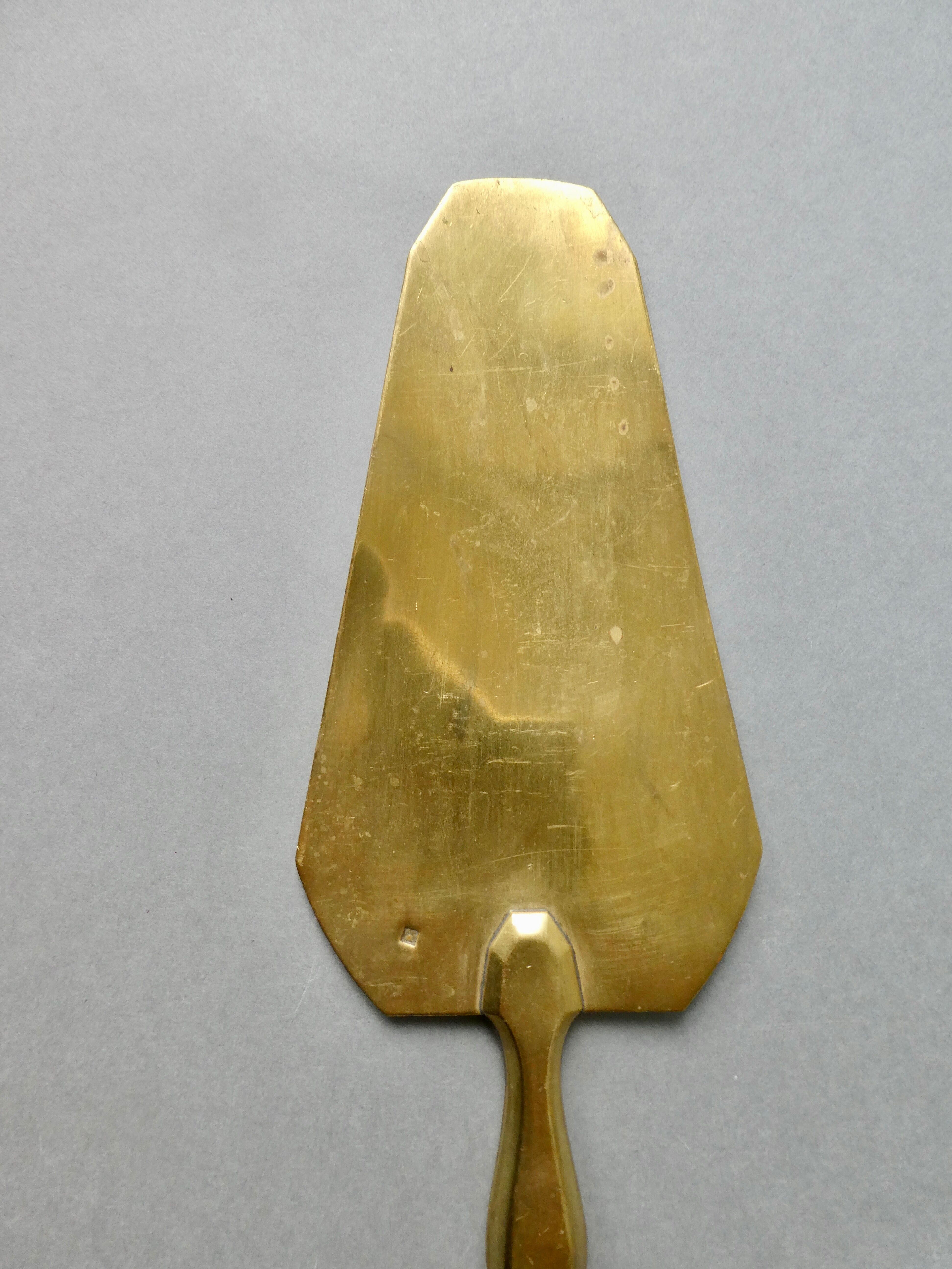 Silver salad cutlery and pie shovel