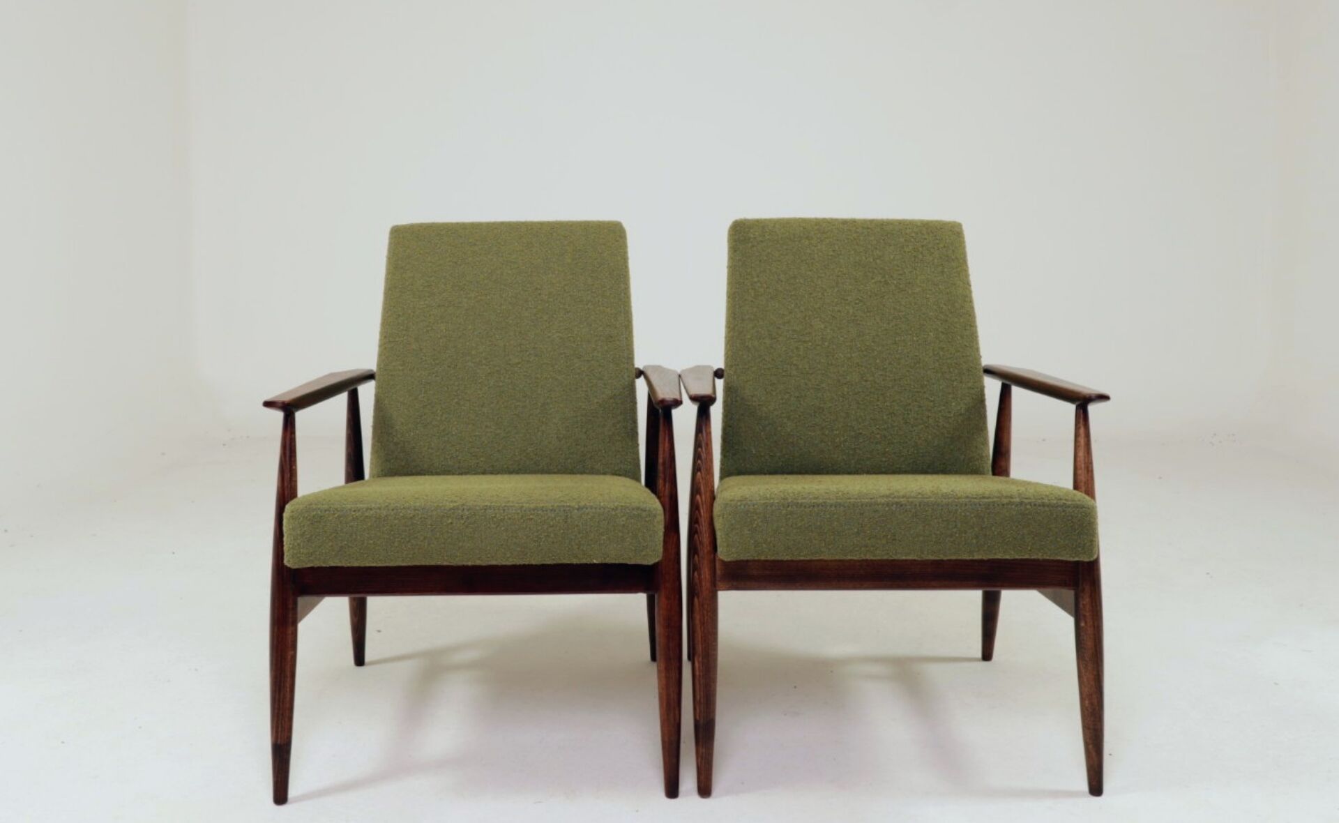Pair de fauteuils scandinave mid century bouclette verte