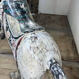 Cheval de manège en bois sculpté et patiné