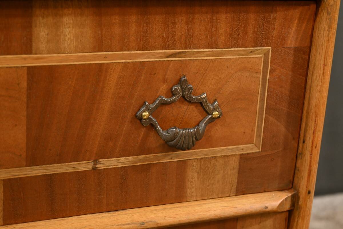 Scriban Showcase in Blond Mahogany, England – 1960