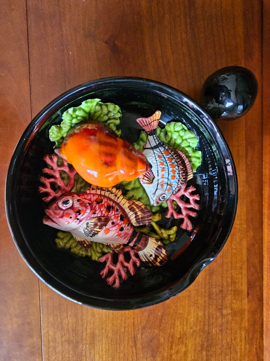 Vallauris pan in majolica slip