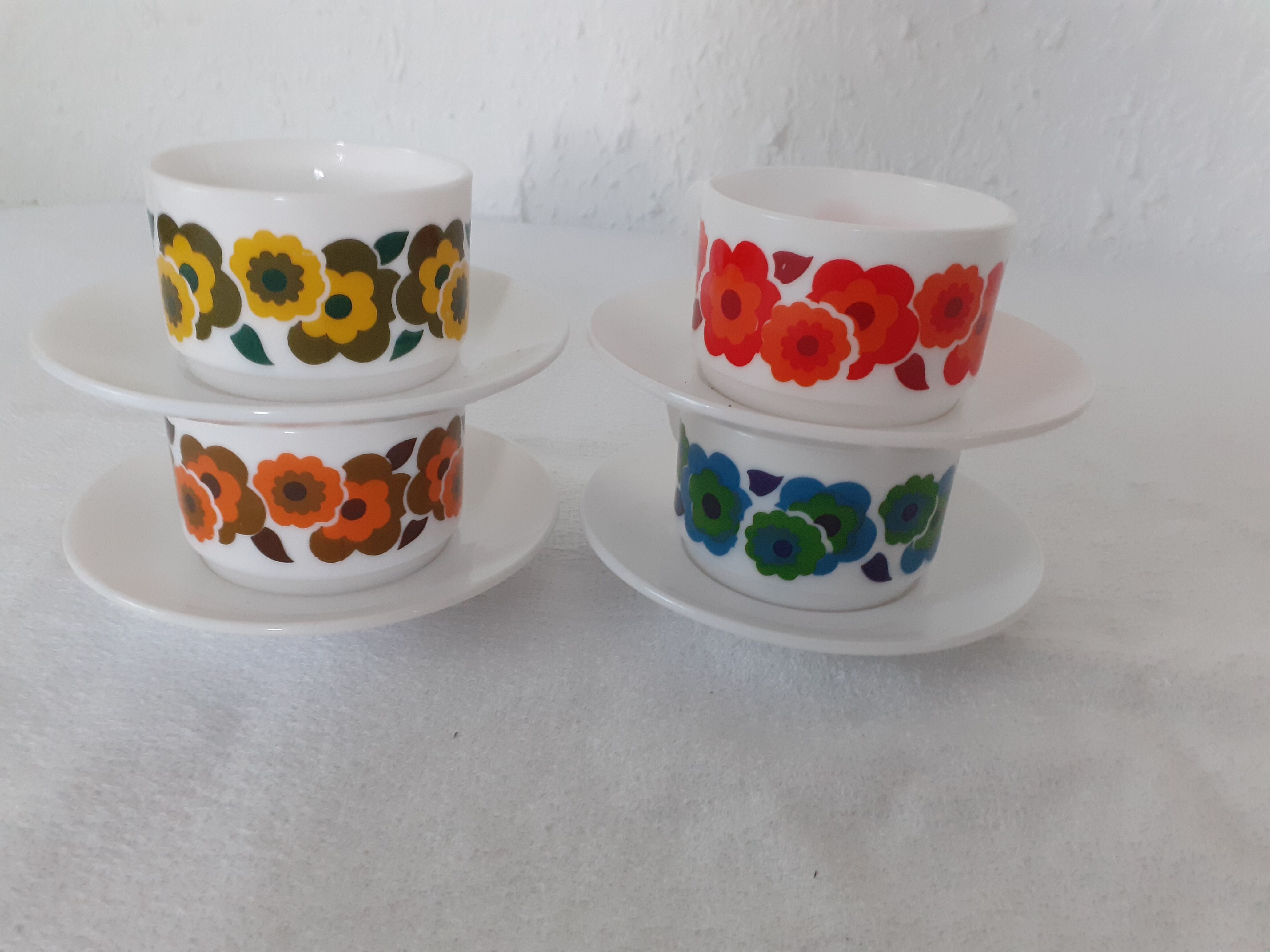4 Cups LOTUS Arcopal yellow orange blue red vintage