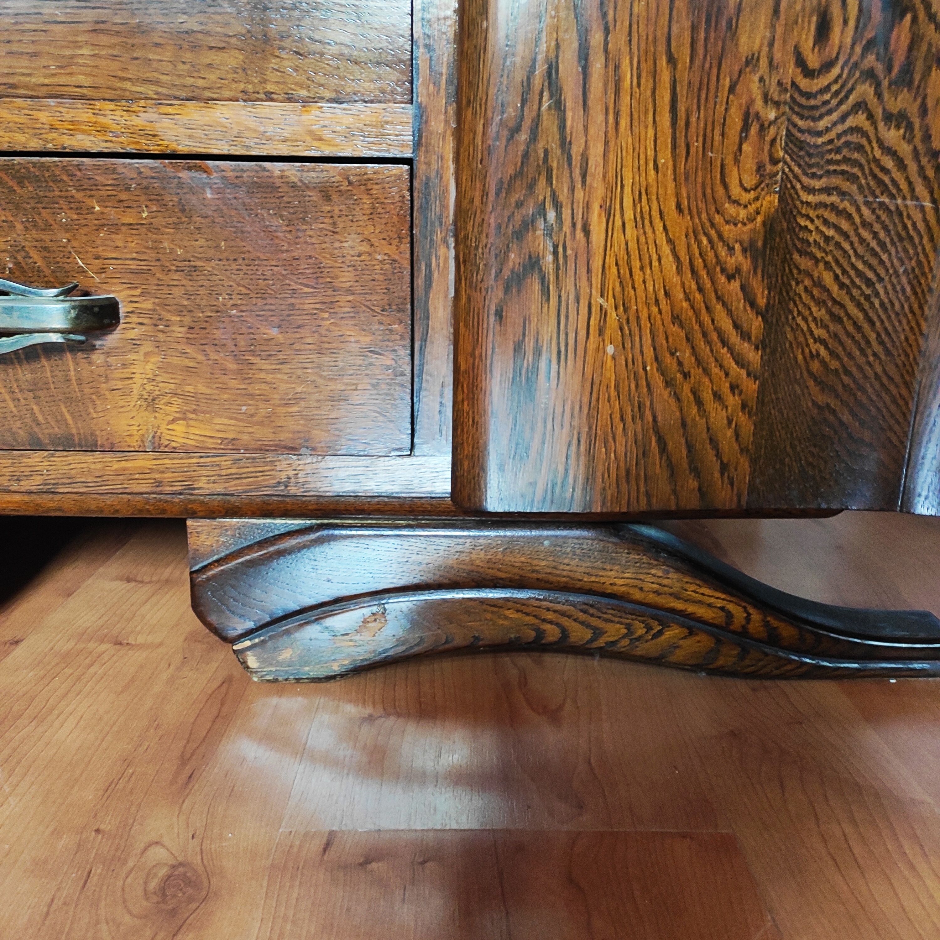 Oak art deco chest of drawers