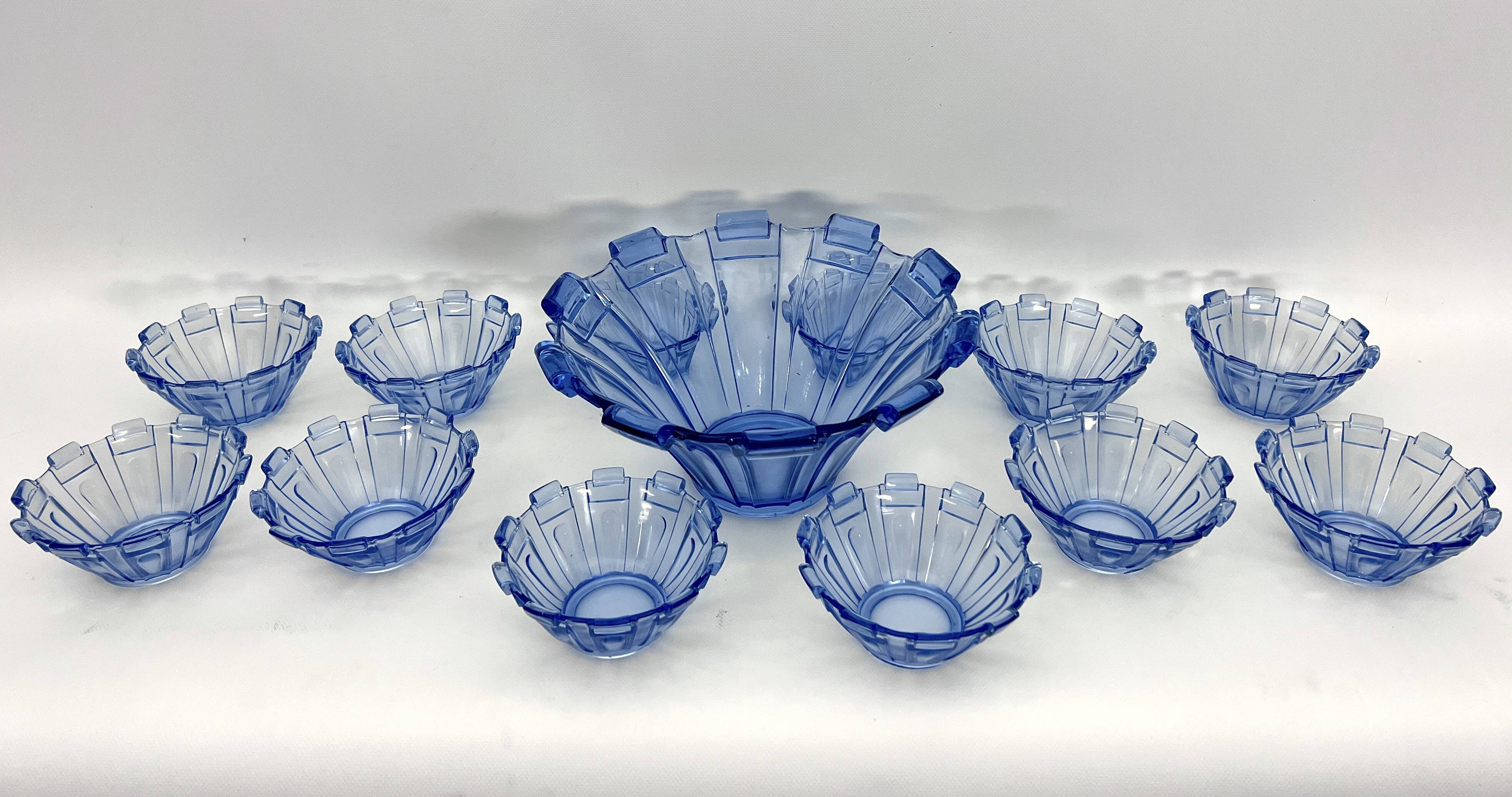 Art Deco Murano glass serving bowl set of 13. Italy 1930s