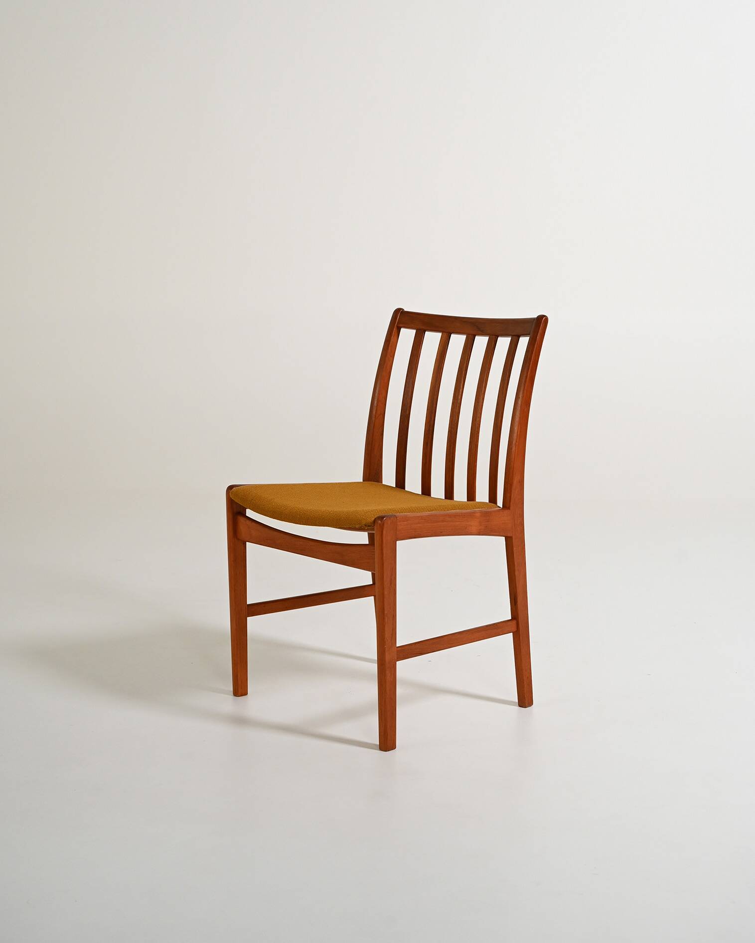 Set of 4 teak dining chairs, Scandinavia, 1960s