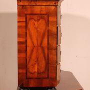Cabinet allemand en noyer, XVIIIème siècle