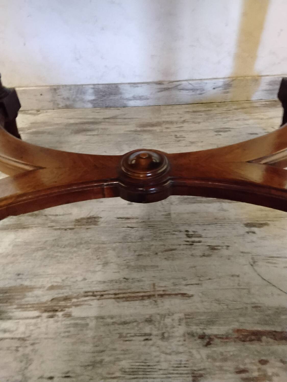 Table ovale en bois avec rallonges