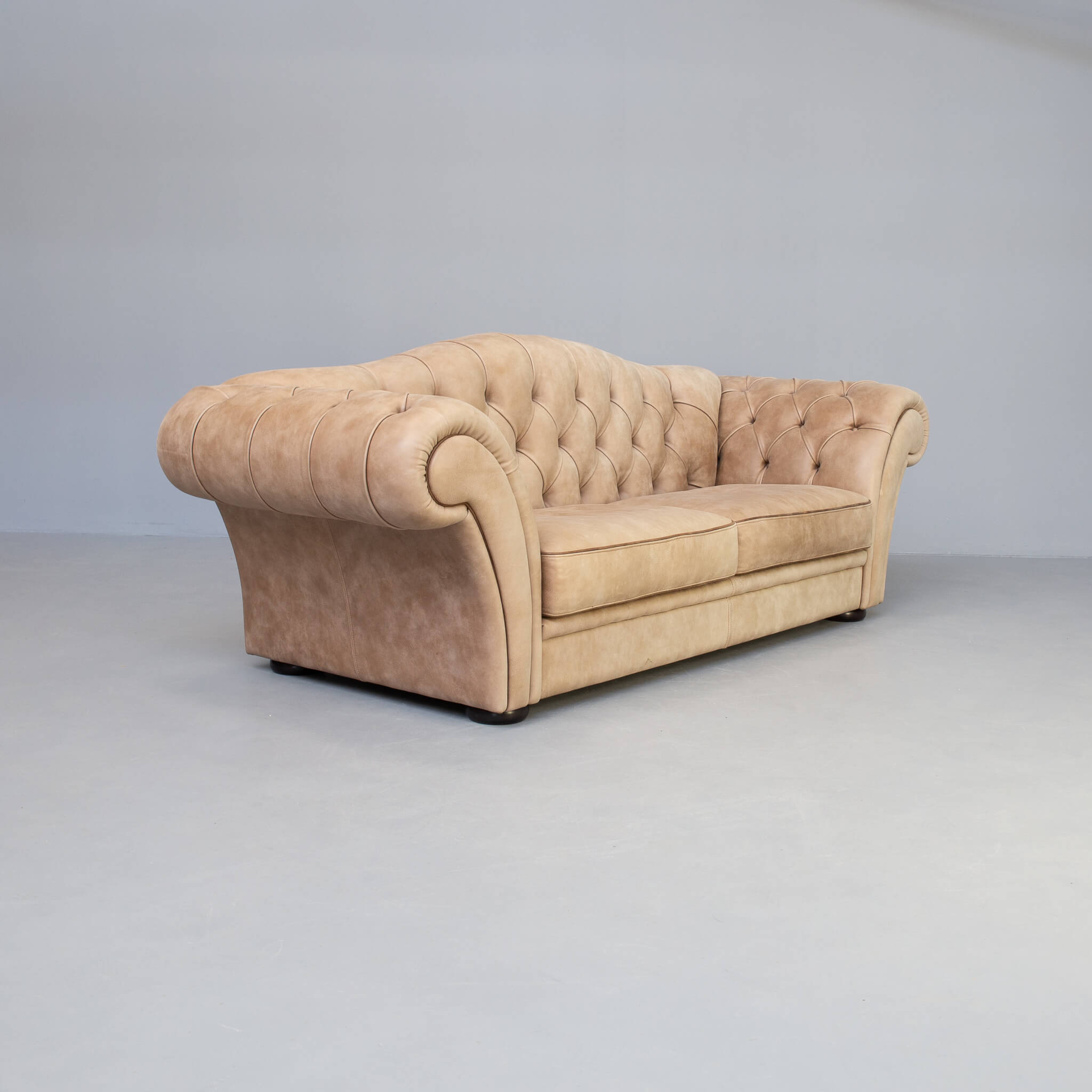 00s IDP italia ‘sahara’ chesterfield sofa