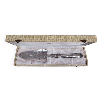 Silverplated cake knife and scoop