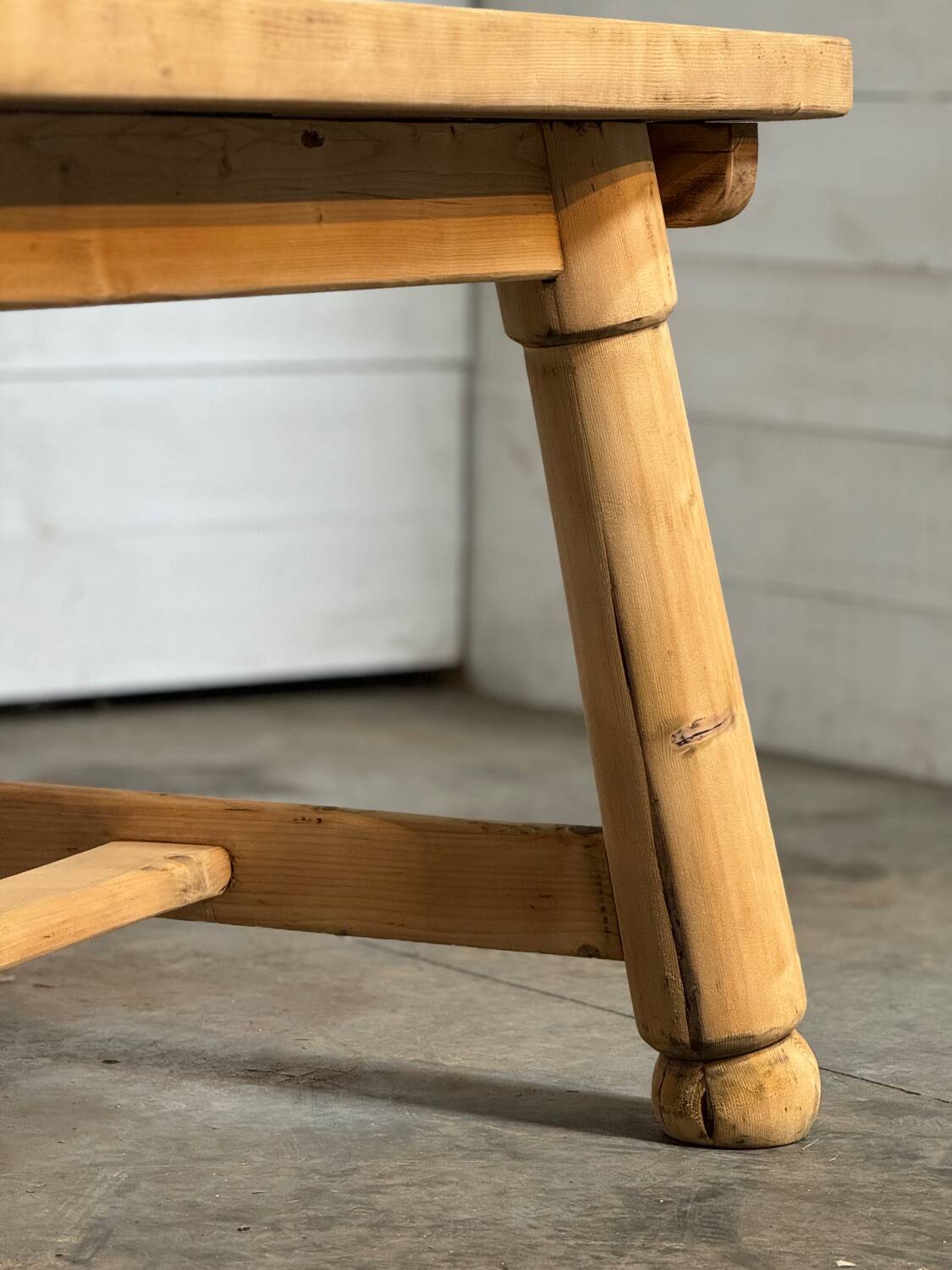 Scandinavian table in fir