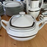 Porcelain service