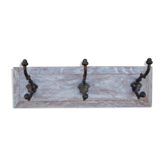 Coat hanger from the 1920s