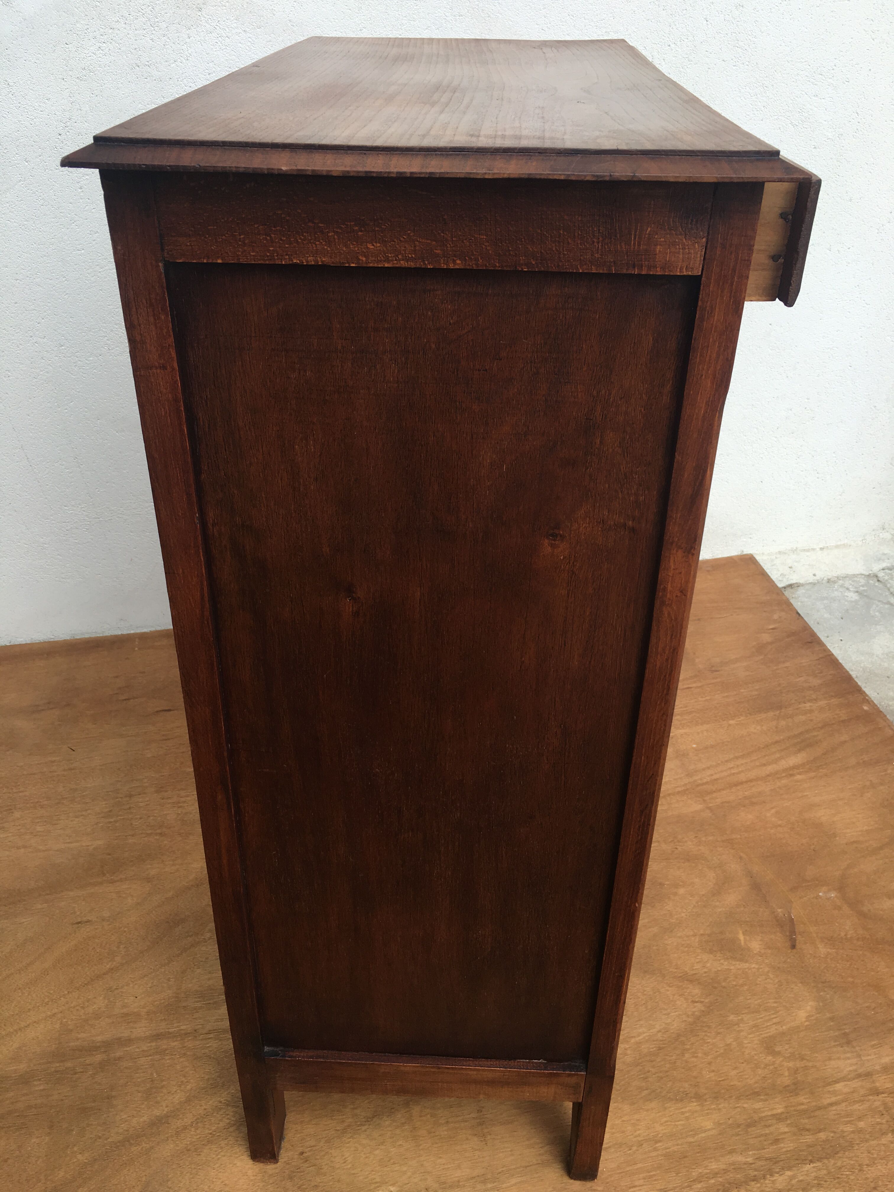 Parisian buffet in waxed wood, 2 glass doors, 2 drawers