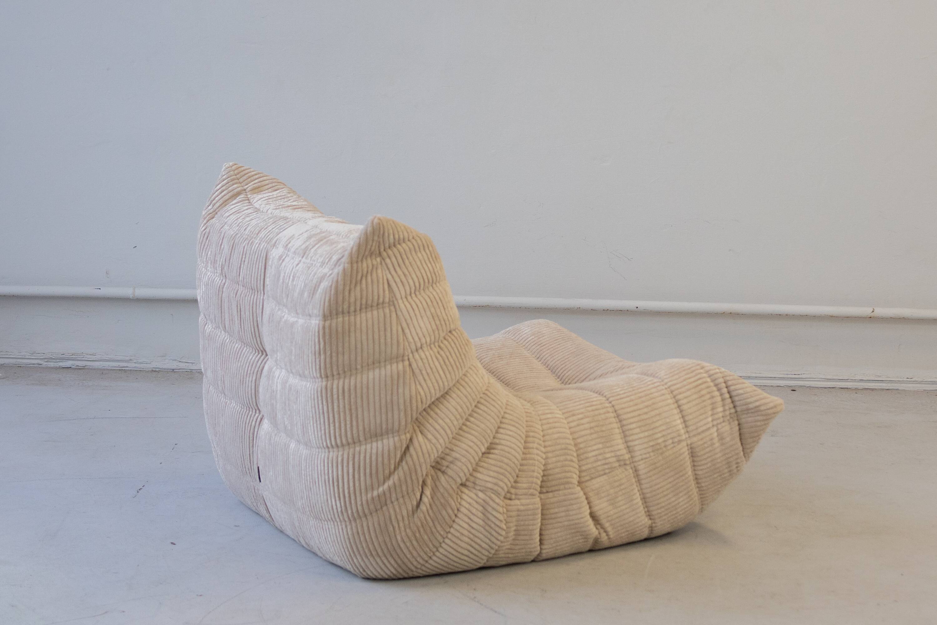 Togo 3-seater and armchair in white Corduroy