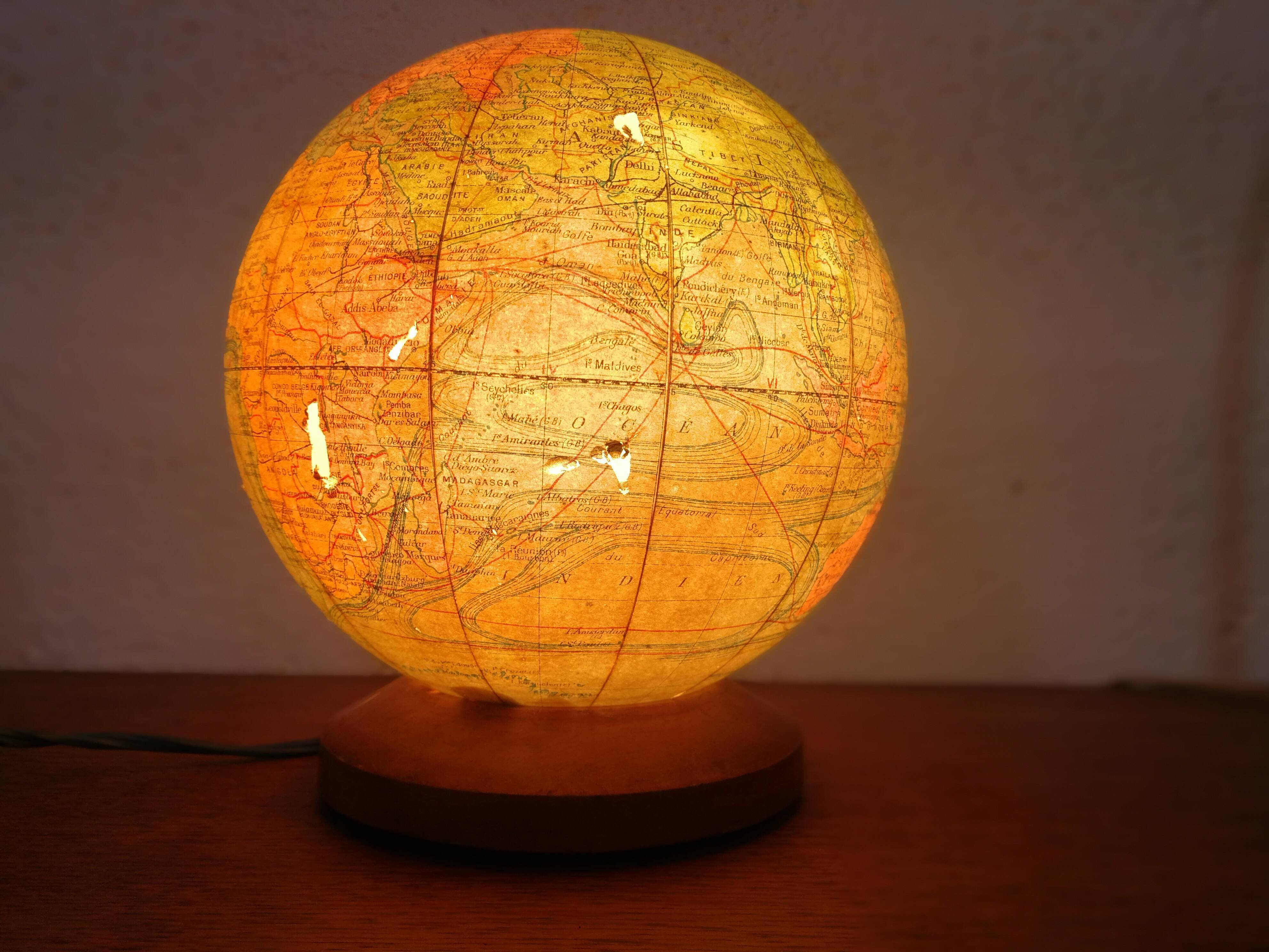 Globe ground glass J Forest  1950