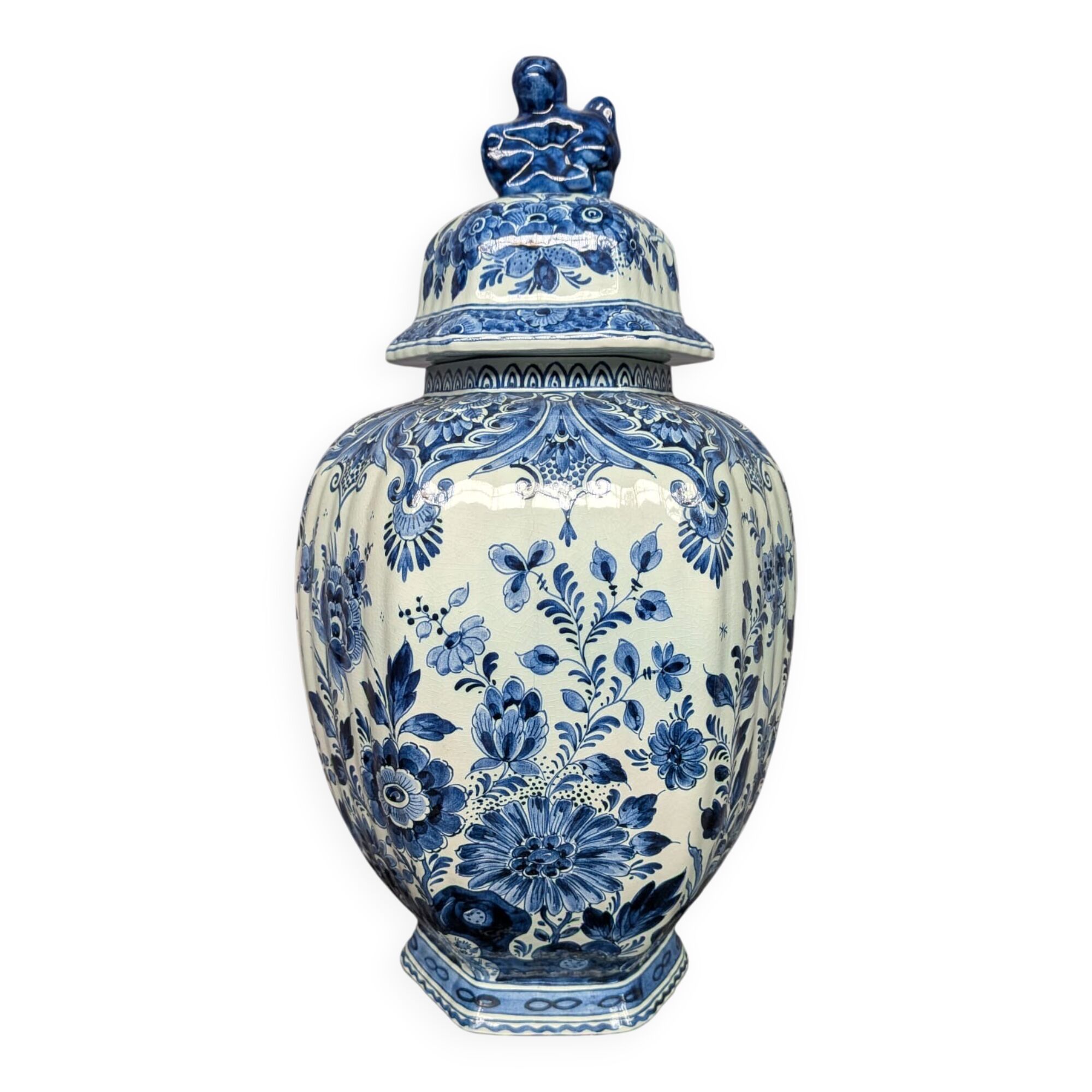 Royal Delft vase. Hand-painted.