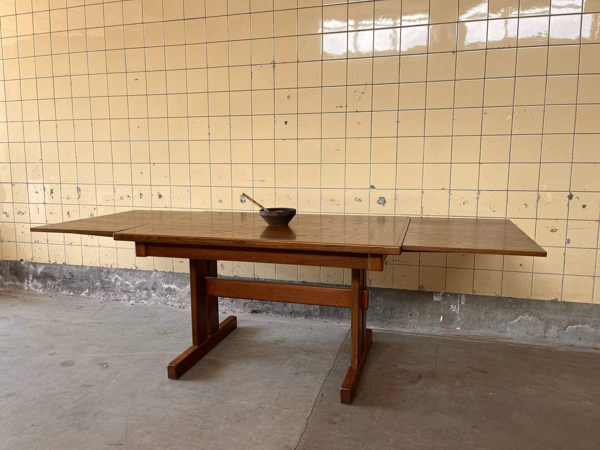 Table à manger en chêne danois
