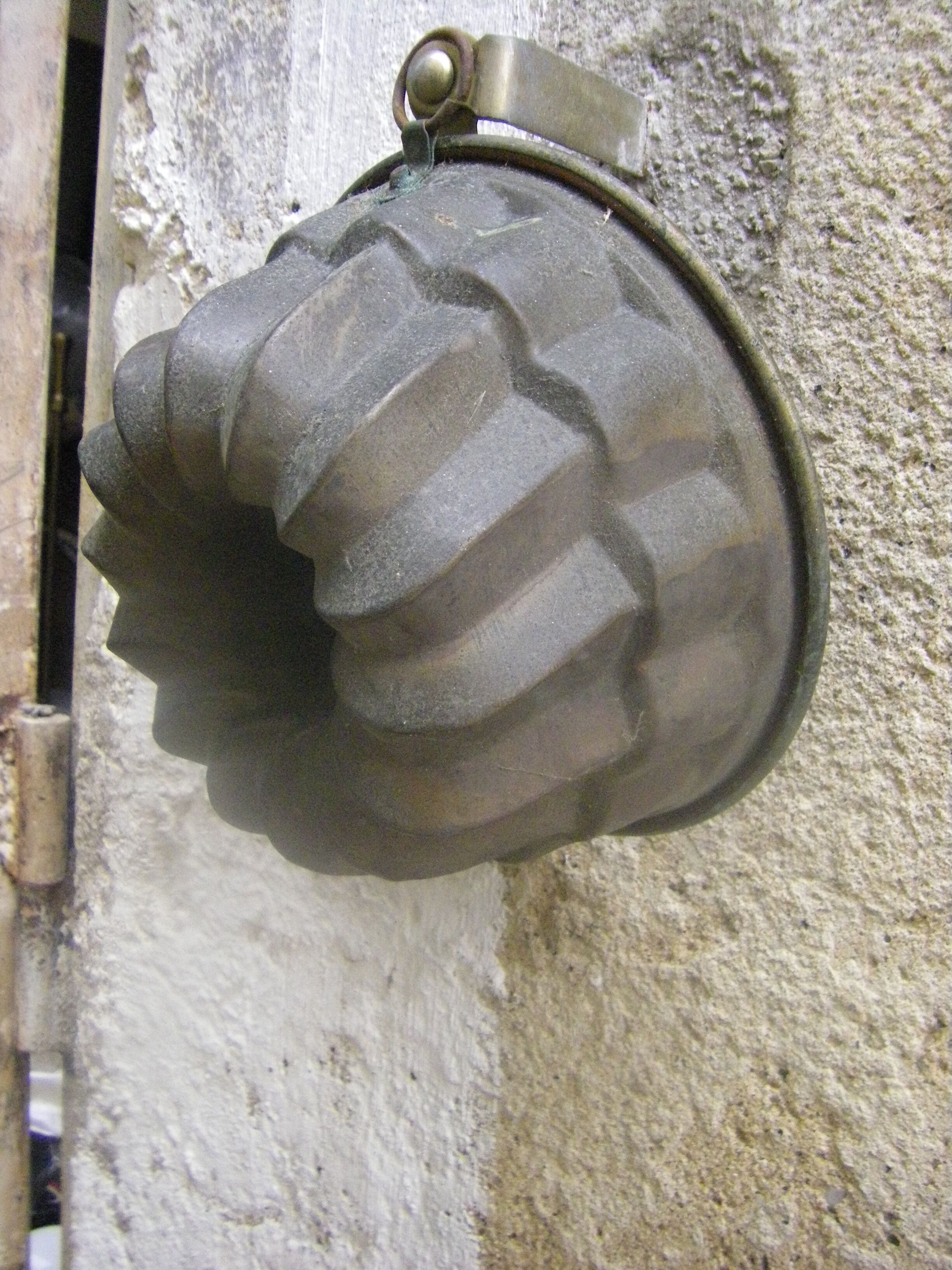 Old copper cake pan.