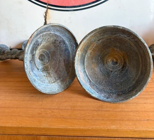 Paire de bougeoirs, candélabres anciens