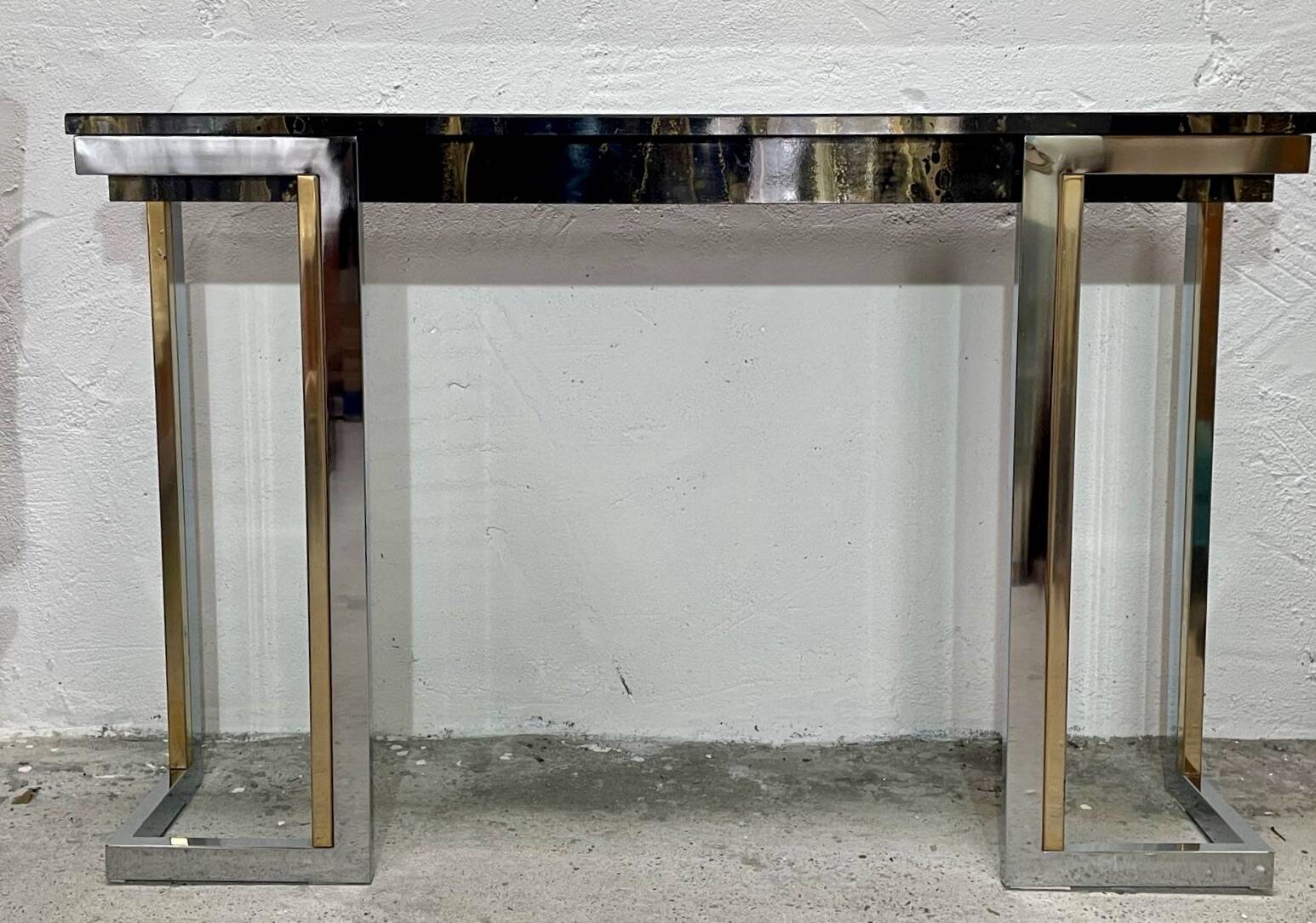 Console assigned to Guy Lefèvre.