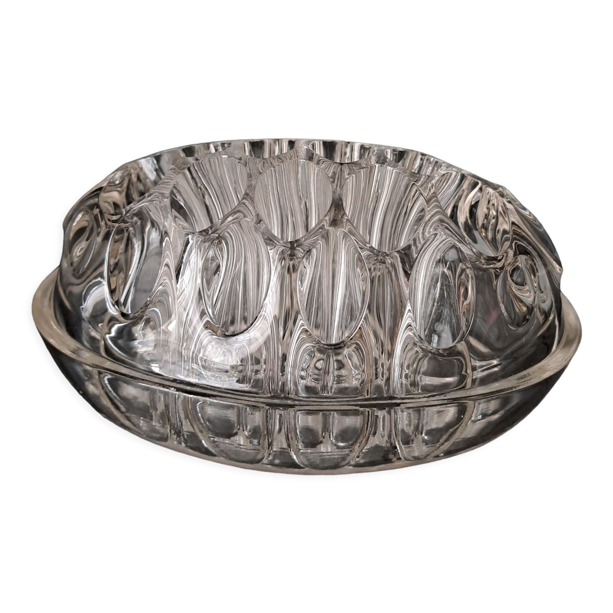 Old oval shaped flowers