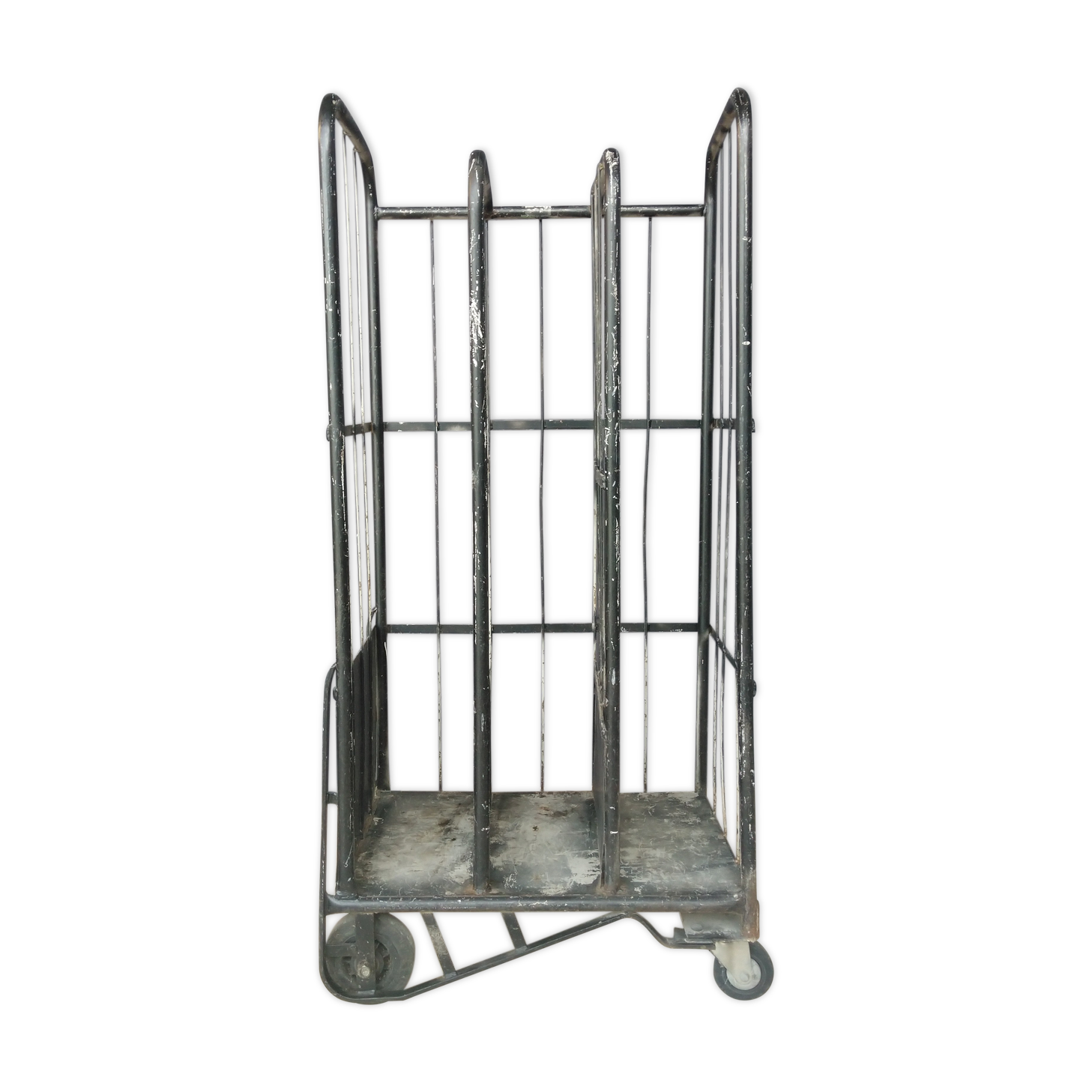 Postal sorting trolley with wheels