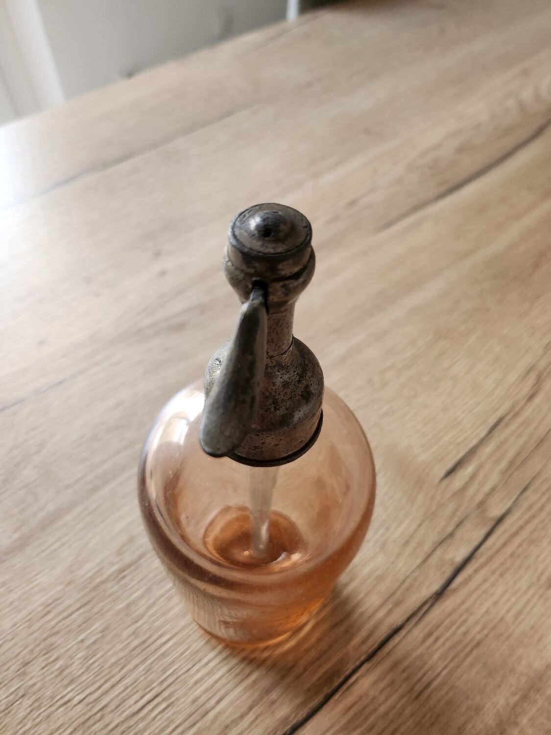 Siphon bottle water from Selz