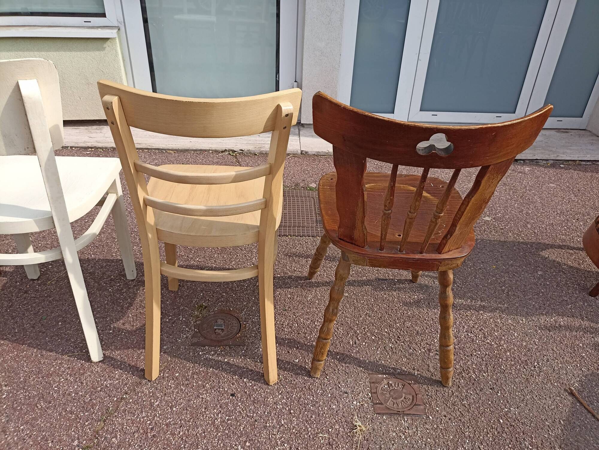 Set of 10 mismatched wooden bistro chairs - vintage