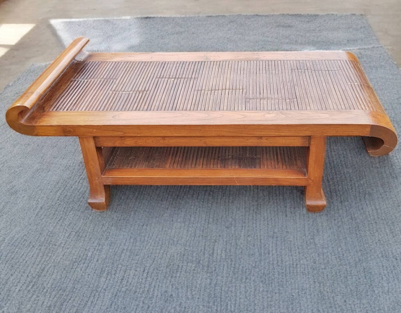 Vintage coffee table in solid wood and bamboo – 2-tier design
