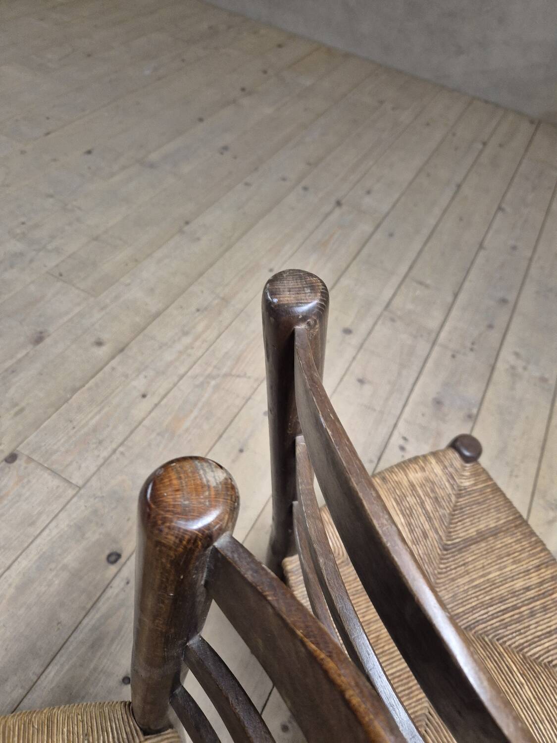 Pair of rustic country mountain straw chairs, old 1950s