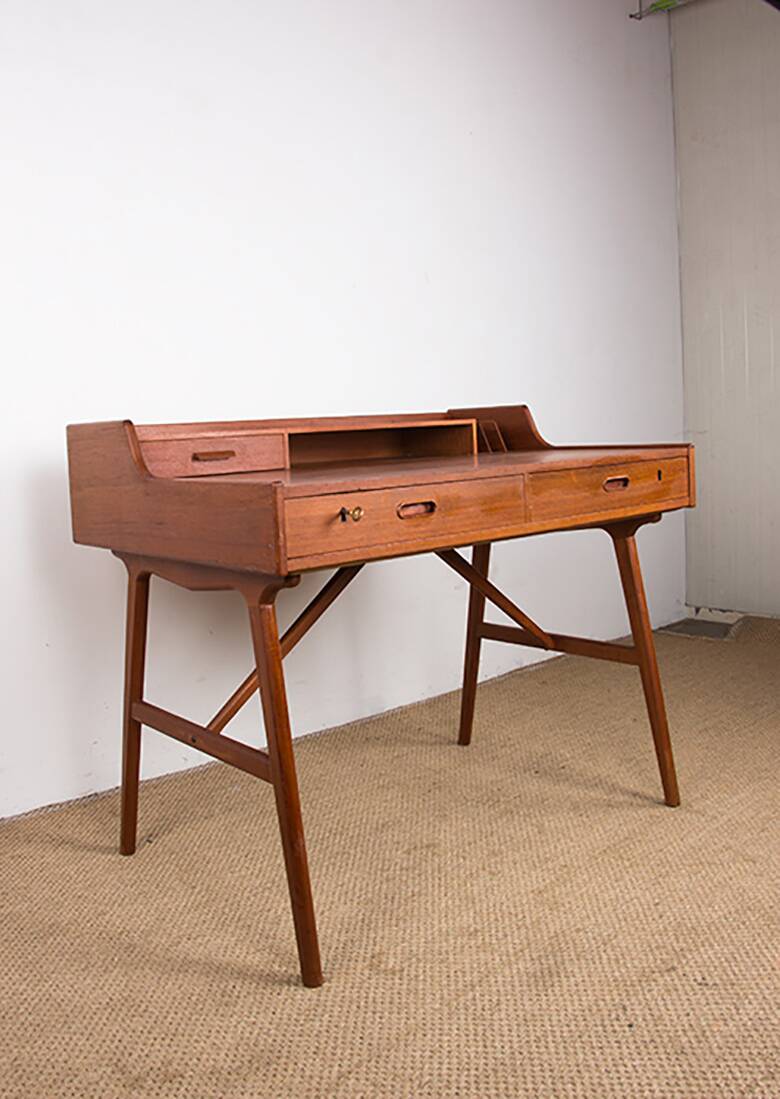 Danish teak desk, model 56, by Arne Wahl Iversen/Vinde Mobelfabrik.