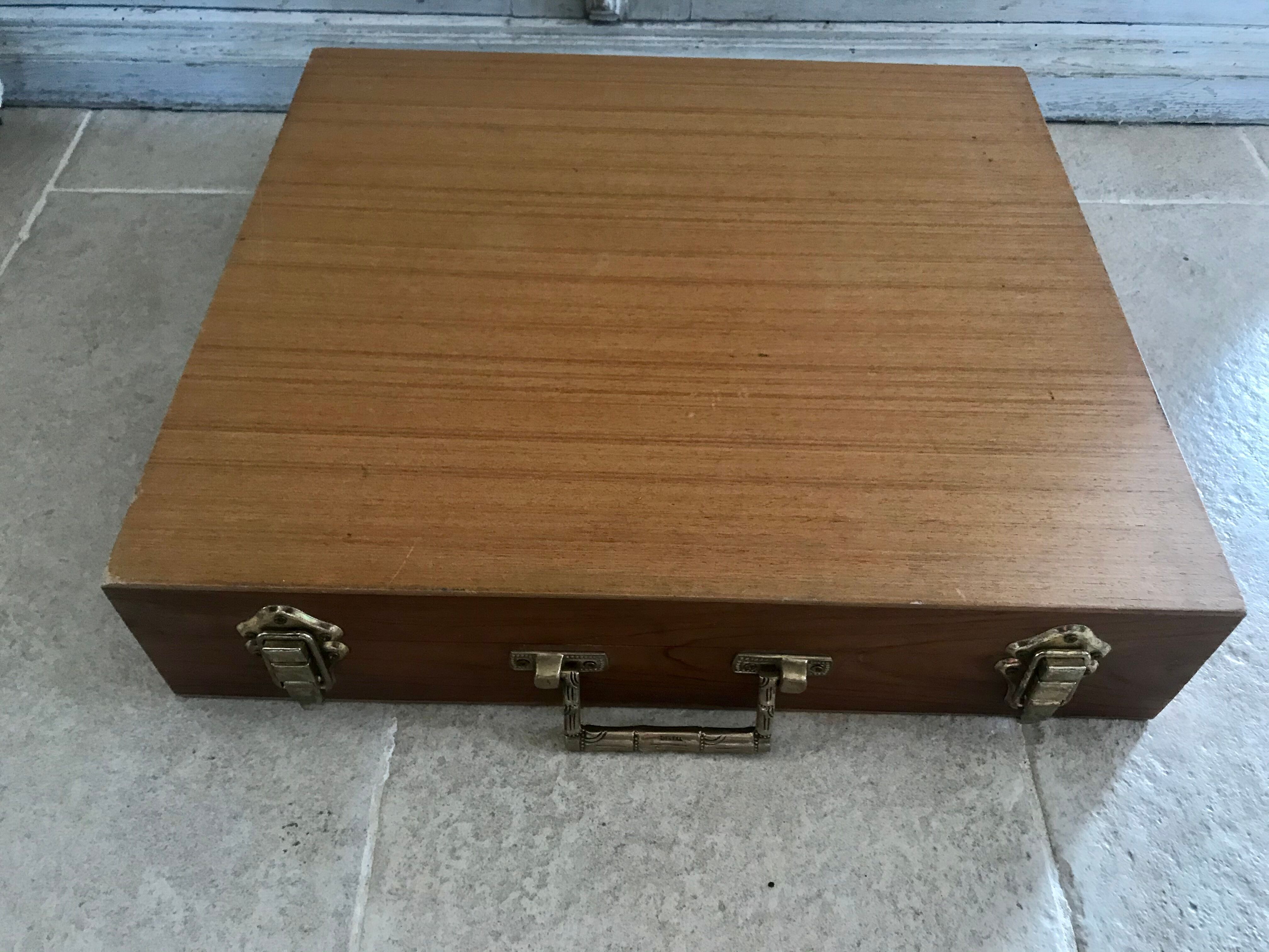 Valise en bois vintage 48X44