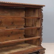 Antique baroque chest of drawers in walnut and poplar, 18th century.