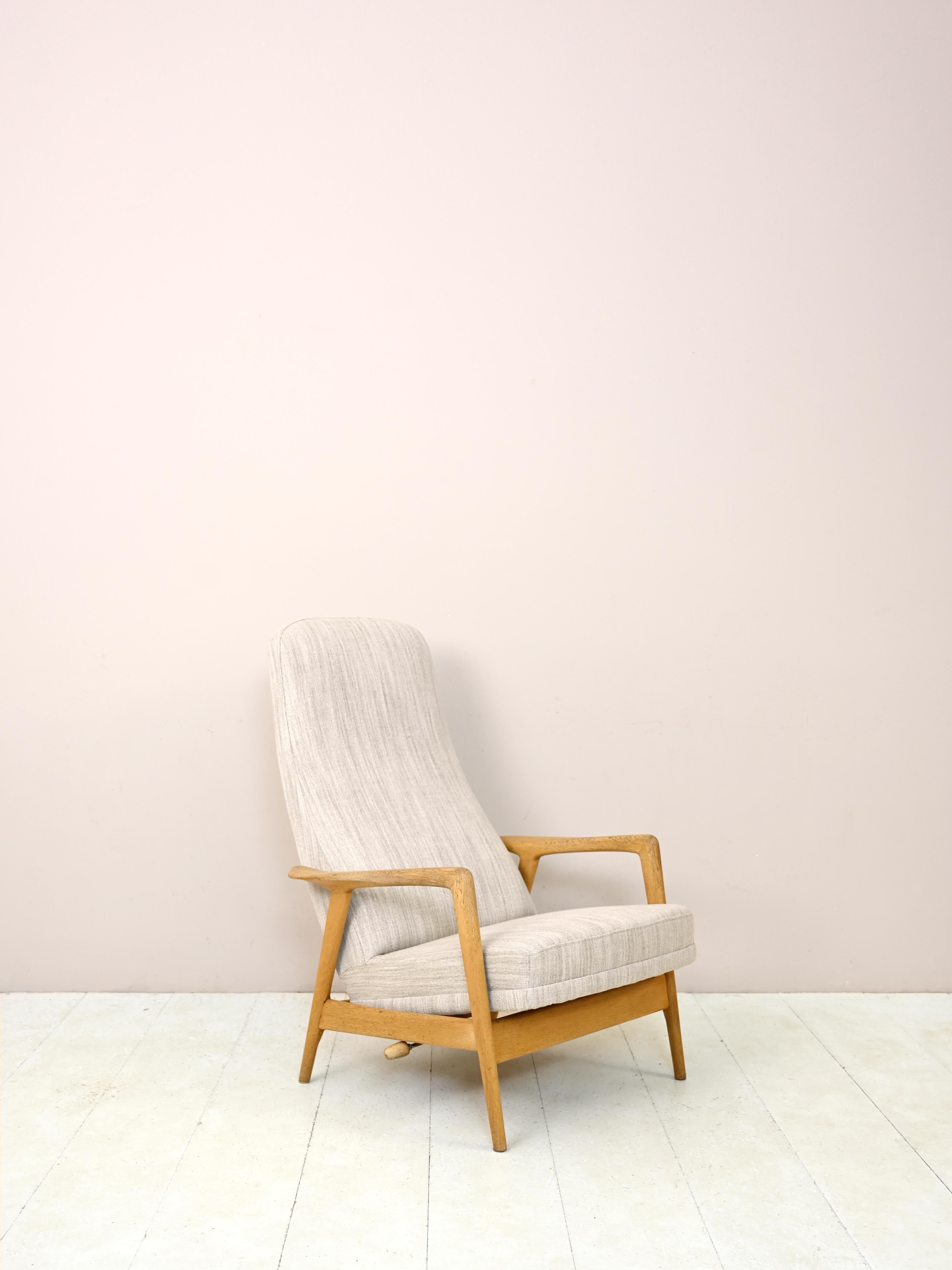 Fauteuil inclinable et repose-pieds par Alf Svensson
