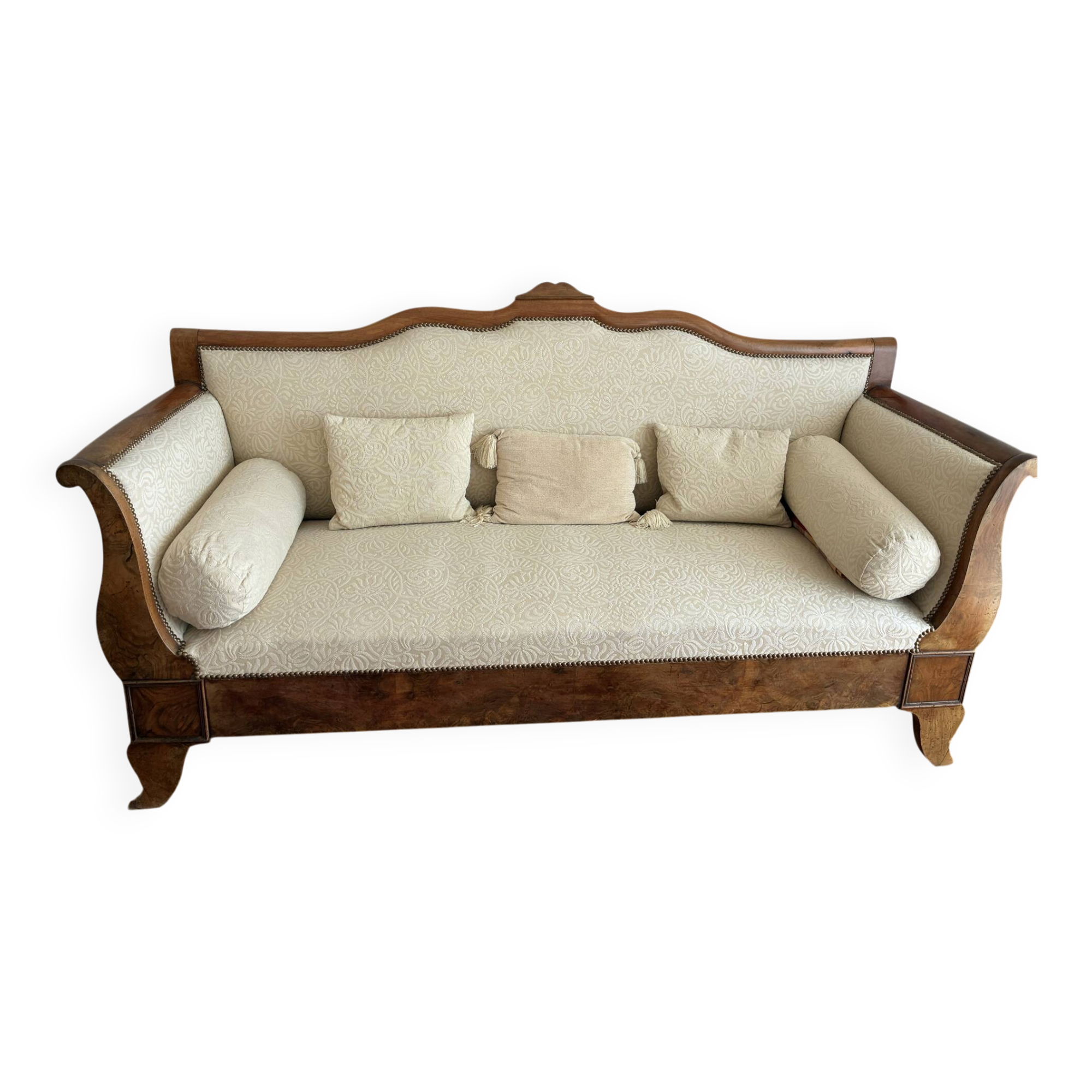 Boat bed canapé / Restoration style sofa in mahogany and damask fabric.