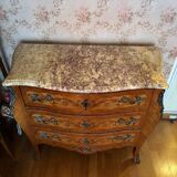 Commode en bois dessus en marbre