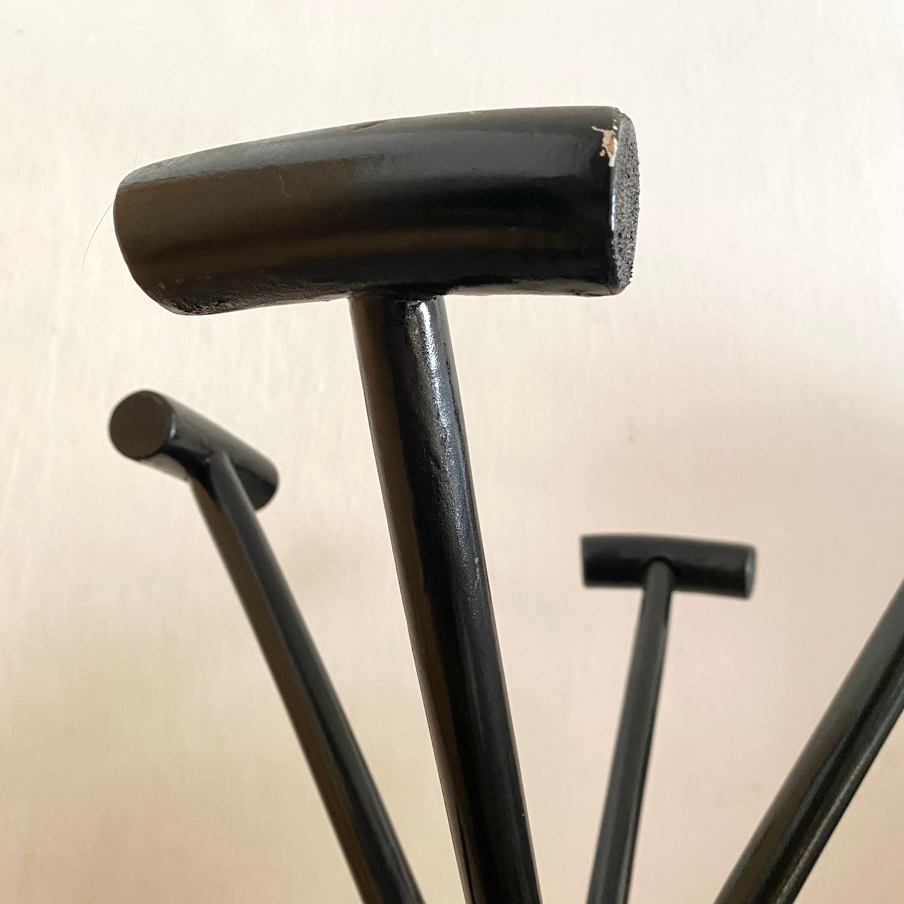 Black rattan parrot coat rack