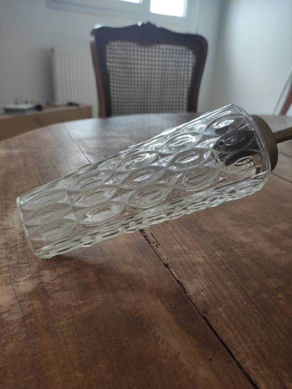 Lustre 3 feux globes verre , dit verre ''tulipe