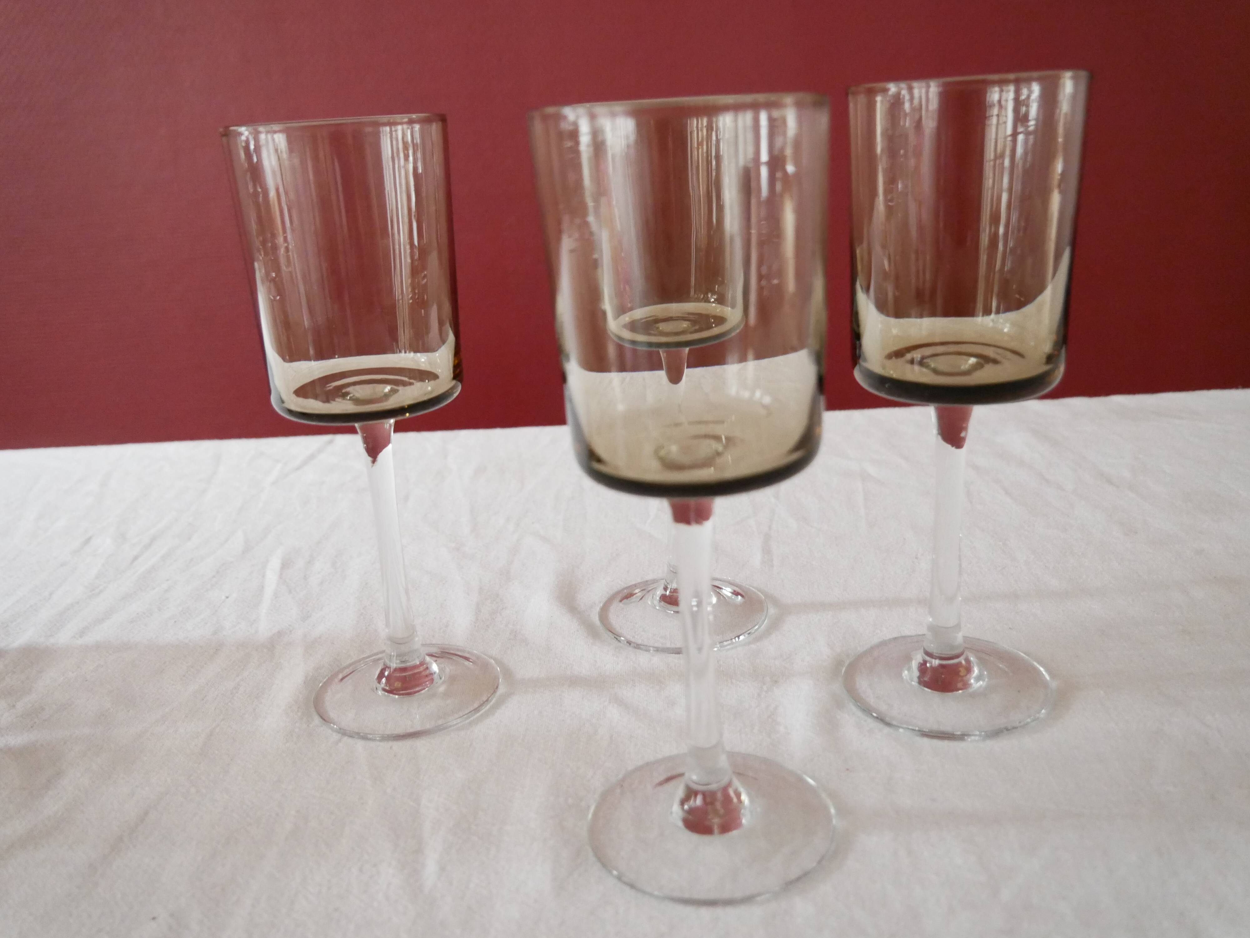 Set of 4 glasses with smoked feet