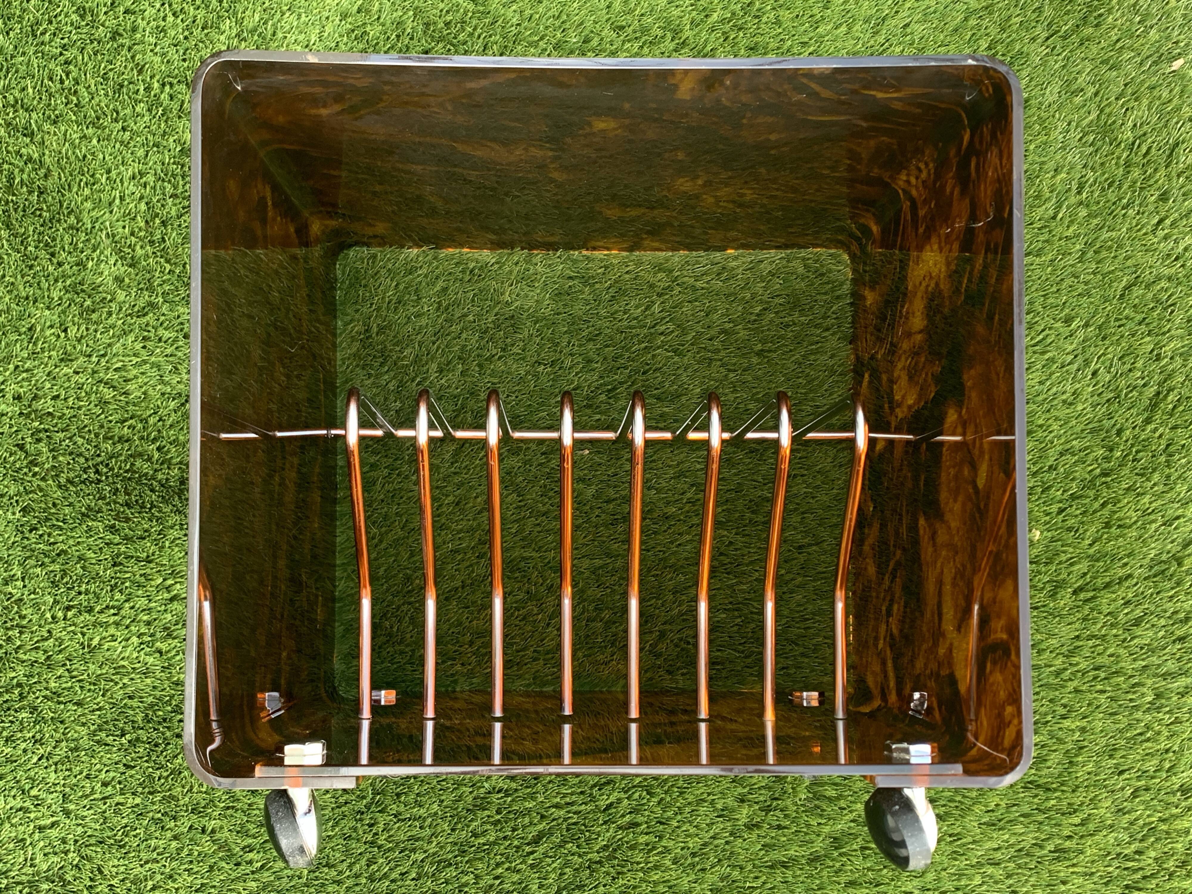 Range records or vinyl range in plexi, turtle scales effect, on wheels, 1970