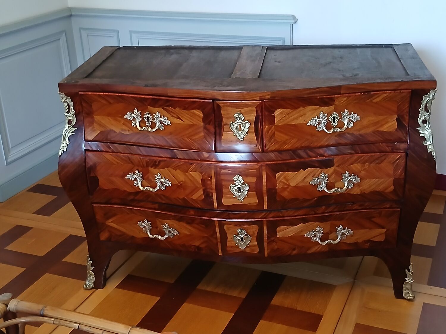 Louis XV Period Commode Stamped Léonard Boudin - Wood Marquetry