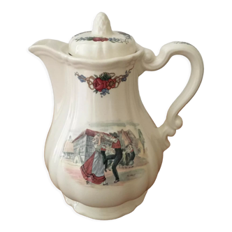 Teapot from the Sarreguemines earthenware factory. Obernai Collection
